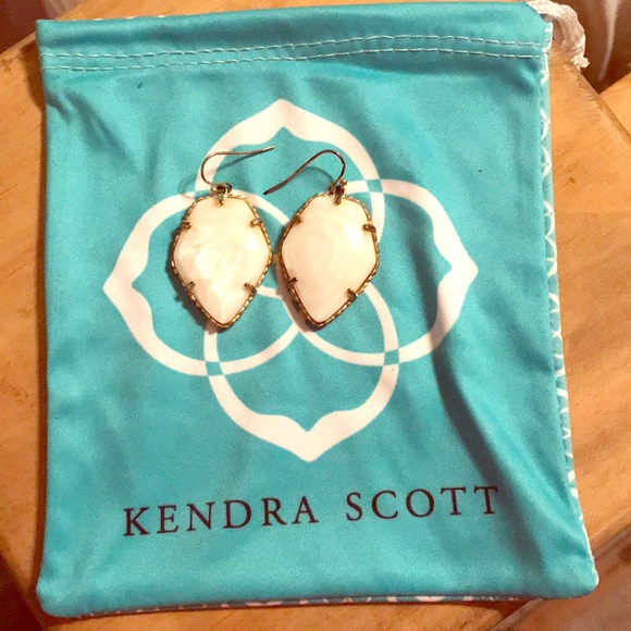 Kendra Scott Jewelry - Retired Kendra Scott Corley white pearl earrings